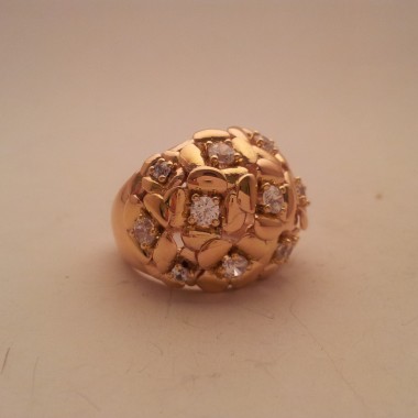 Anello artigianale in oro giallo e diamanti ispirato ad un prato fiorito