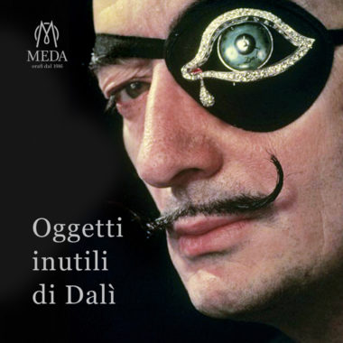 La copertina della rubrica Oggetti Inutili di Salvador Dalì