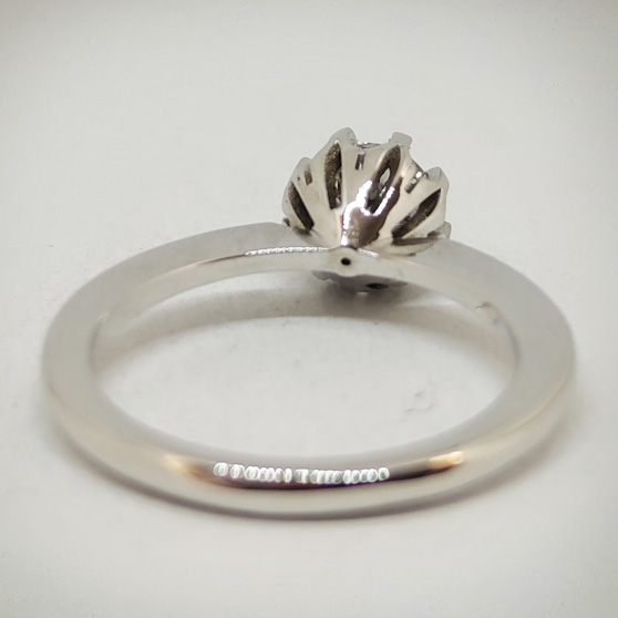Anello Vintage per fidanzamento, dettaglio posteriore castone