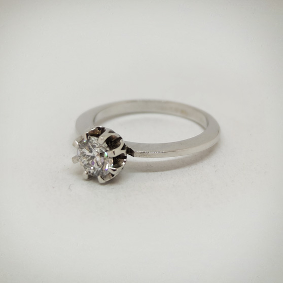 Anello in oro bianco e diamante, solitario per fidanzamento, modello Vintage