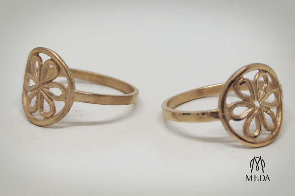 Anello Romanico in oro rosa lucido e spazzolato