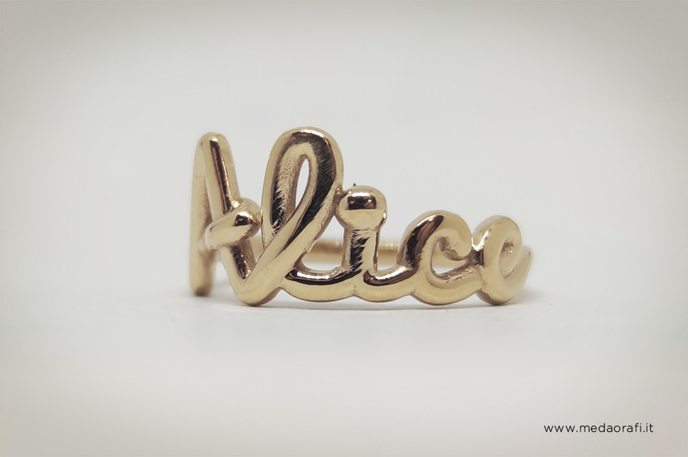 Anello con nome personalizzato
