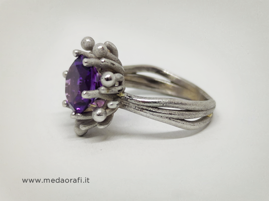 Anello anemone con ametista